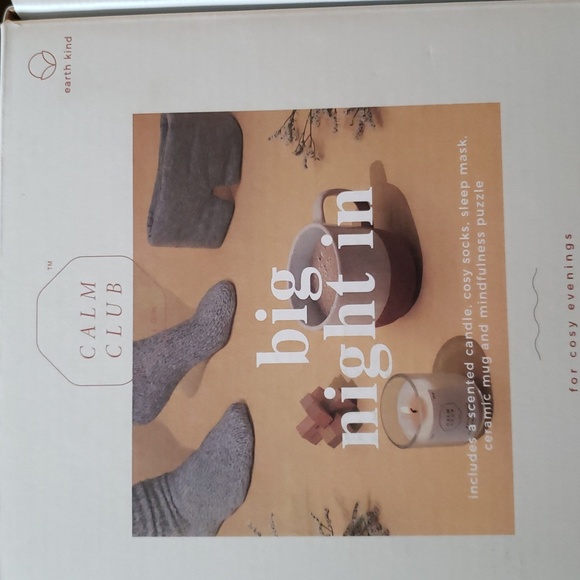 CALM CLUB BIG NIGHT IN KIT, SIZE  10" x 9.5" x 5", ORIGINALLY $70.00 - Picture 4 of 12